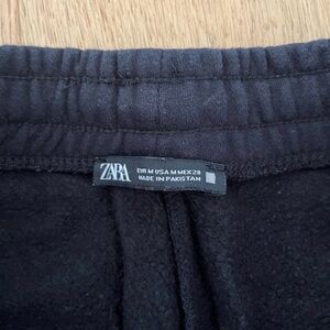 ZARA women’s size M black joggers with drawstring tie.